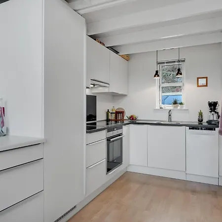 3 Bedroom Amazing In 別荘 *